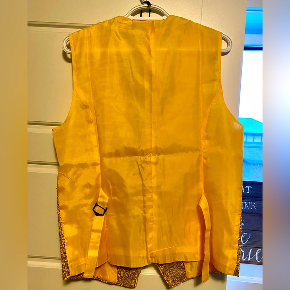 Gold vest NWT - Picture 2 of 2